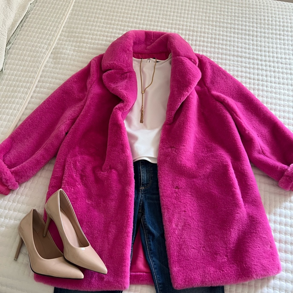 Dolce Cabo Women's Pink Faux Fur Coat